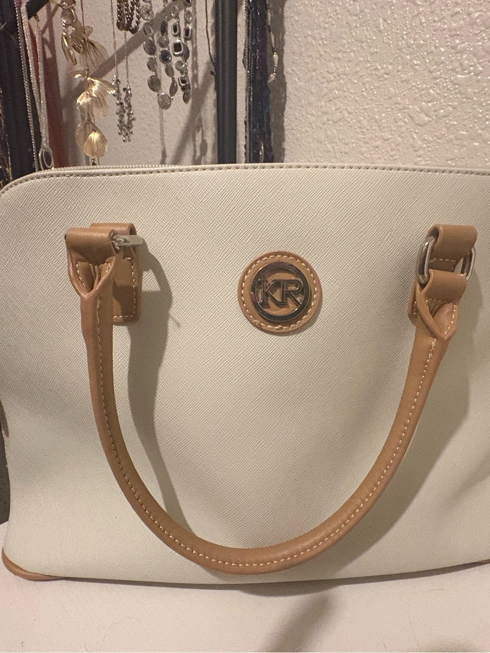 ✨ Elegant KR Handbag 🤎